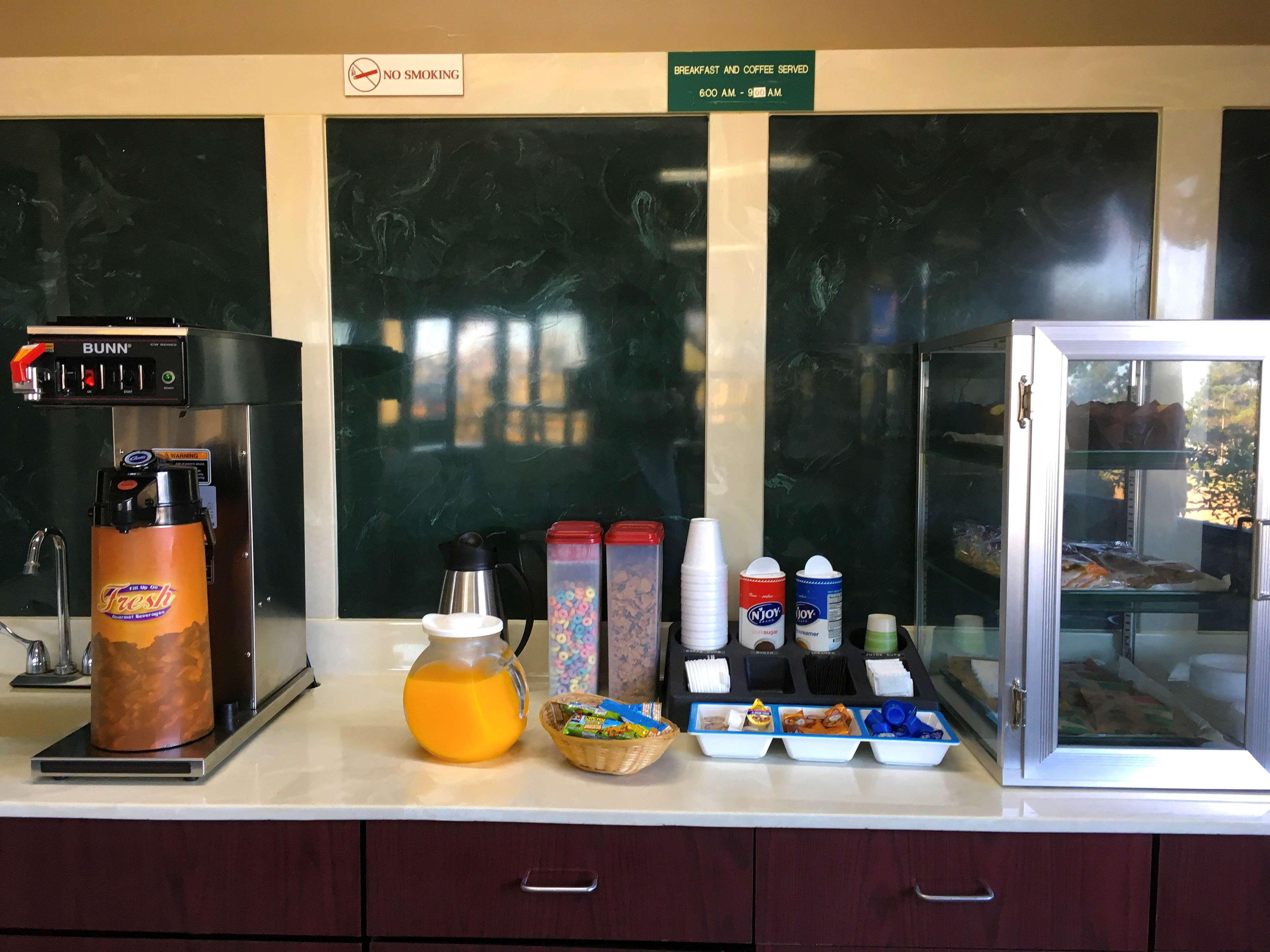 Meridiano Hotel Maceió Zewnętrze zdjęcie A typical breakfast buffet at a hotel