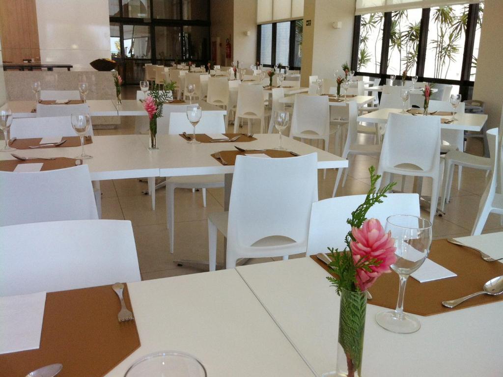 Meridiano Hotel Maceió Zewnętrze zdjęcie The dining room at the 2012 conference